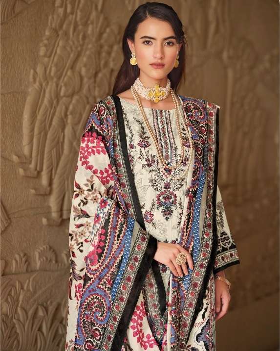 NAIRA VOL 76 OPEN PIC BY BELLIZA